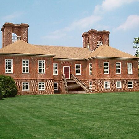 Inn At Stratford Hall East End Exterior photo