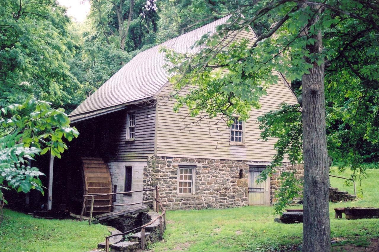 Inn At Stratford Hall East End Exterior photo