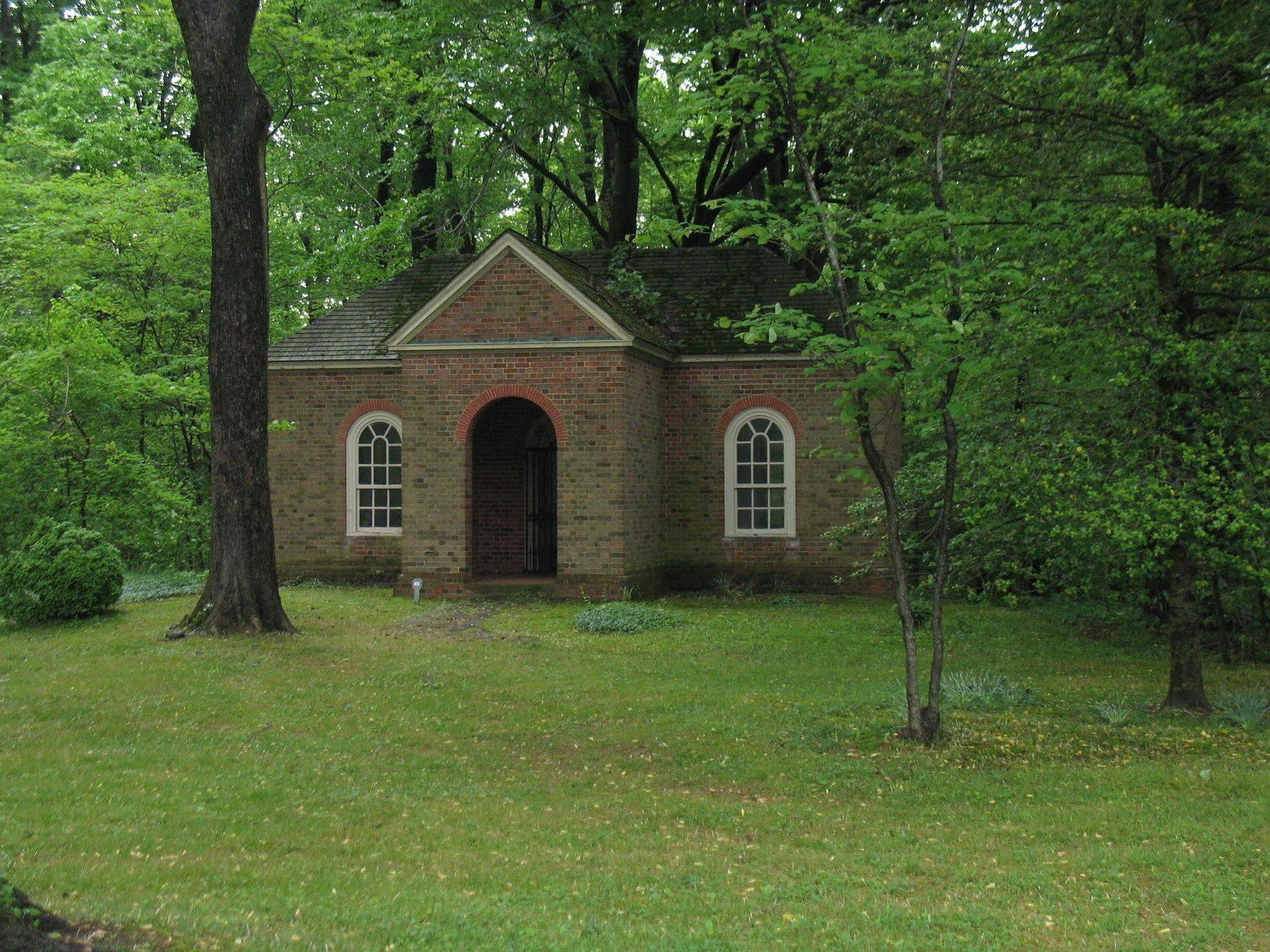Inn At Stratford Hall East End Exterior photo